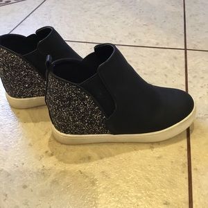 Girls Size 13 Sugar Rush Glitter Wedge Bootie Shoe